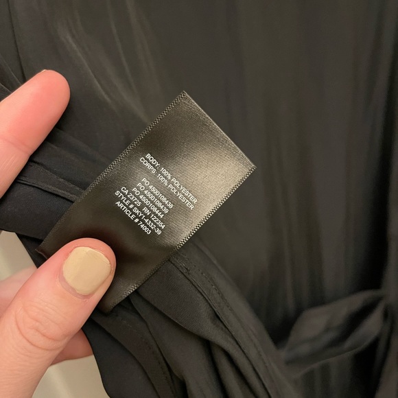 Aritzia Babaton Kahlo Robe - Picture 7 of 7